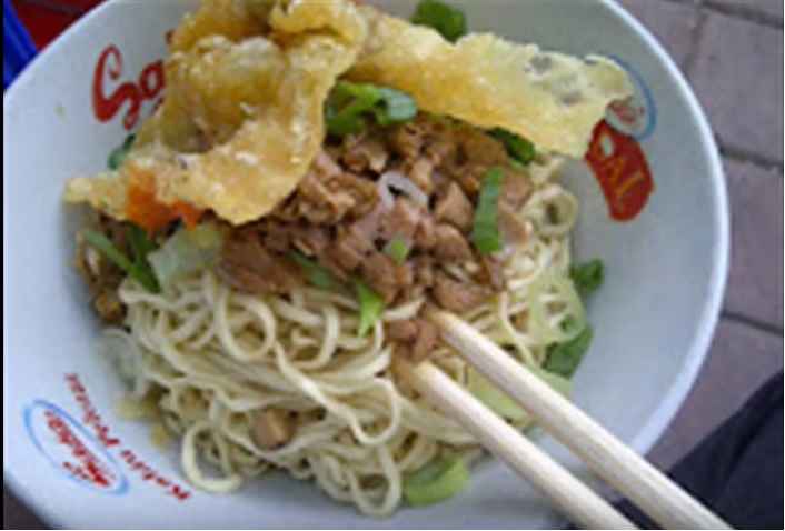  Mie Ayam dan Bakso Masih Jadi trend Grosir Kaos Distro 